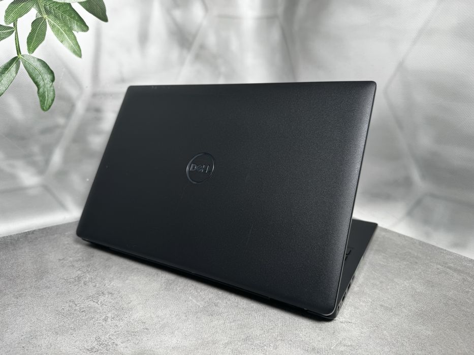 Ноутбук Dell Latitude 3520 / i5-1135G7 / 8GB / 256GB SSD / 15.6" Full HD IPS