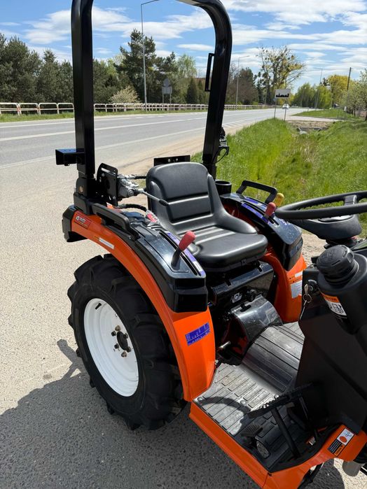 Fabrycznie nowy traktorek Taro B2501 25KM 4x4 wspomaganie