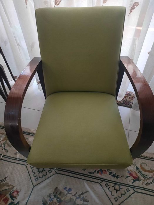 Vendo sofá de 3 lugares e uma cadeira de braços estilo Vintage