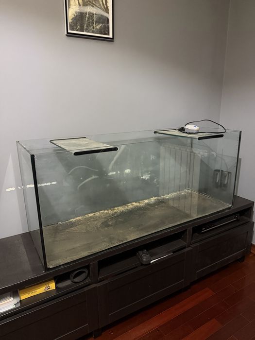 Aquario 300L + acessorios.