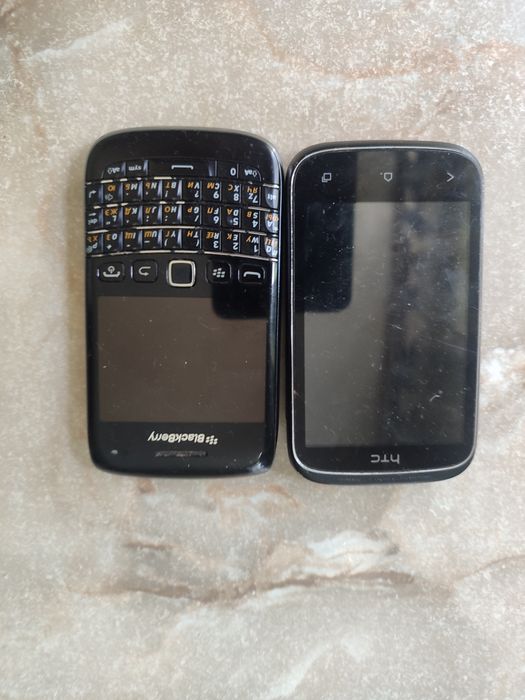 Телефон Blackberry та  HTC