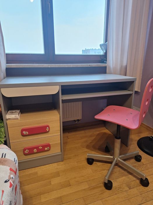 Komplet mebli do pokoju dziecięcego