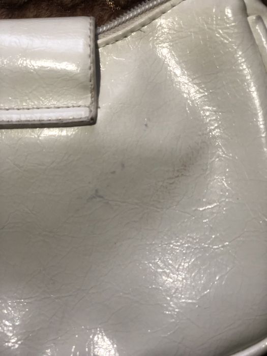 Сумка белая на плечо