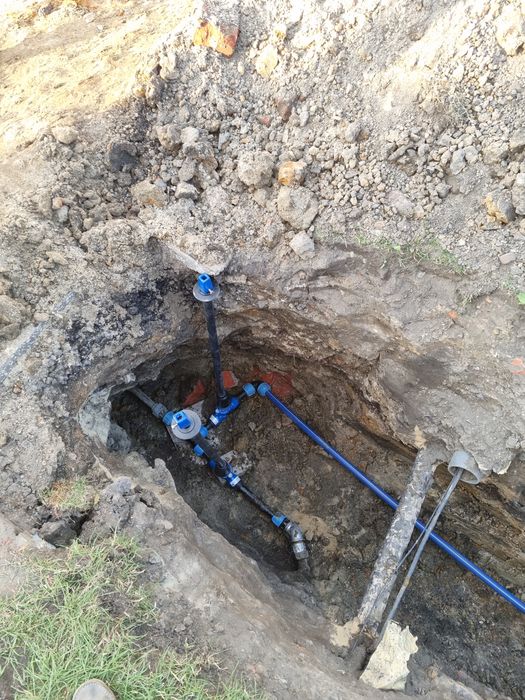 Budowa sieci i przyłączy wodno kanalizacyjnych.