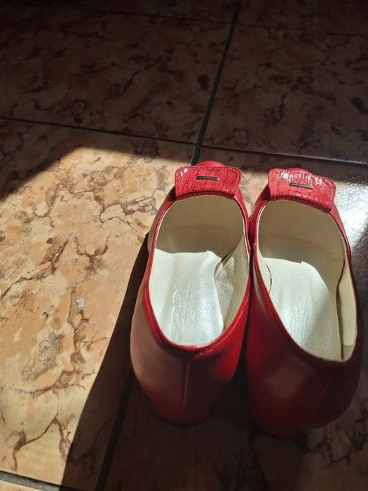 Czerwone półbuty