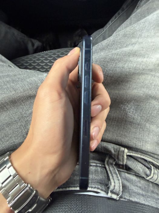 Sprzedam Iphone 15 pro