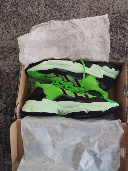 Tênis adidas ozweego
