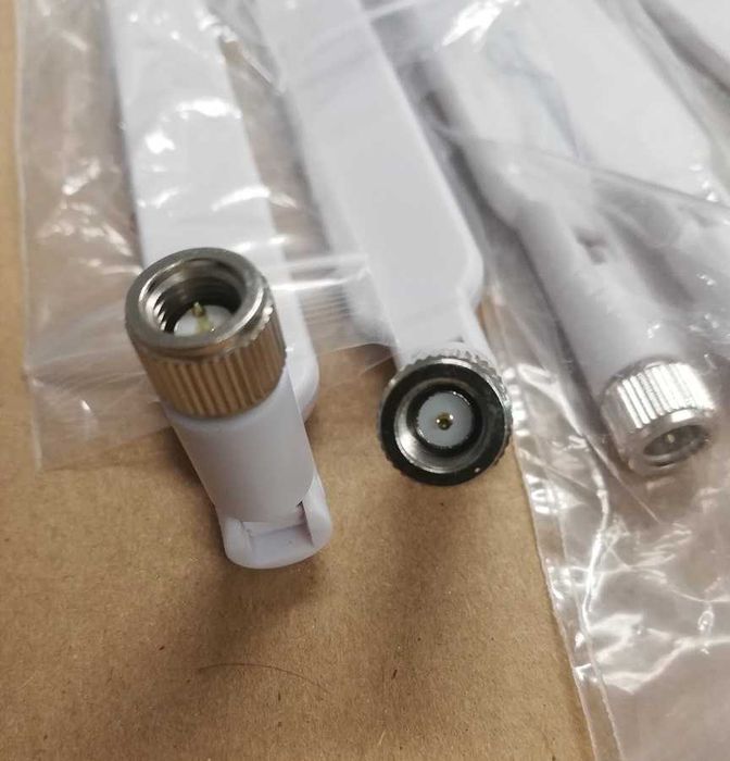 Dwie anteny SMA do routerów/ kart sieciowych WiFi (typ męski z bolcem)