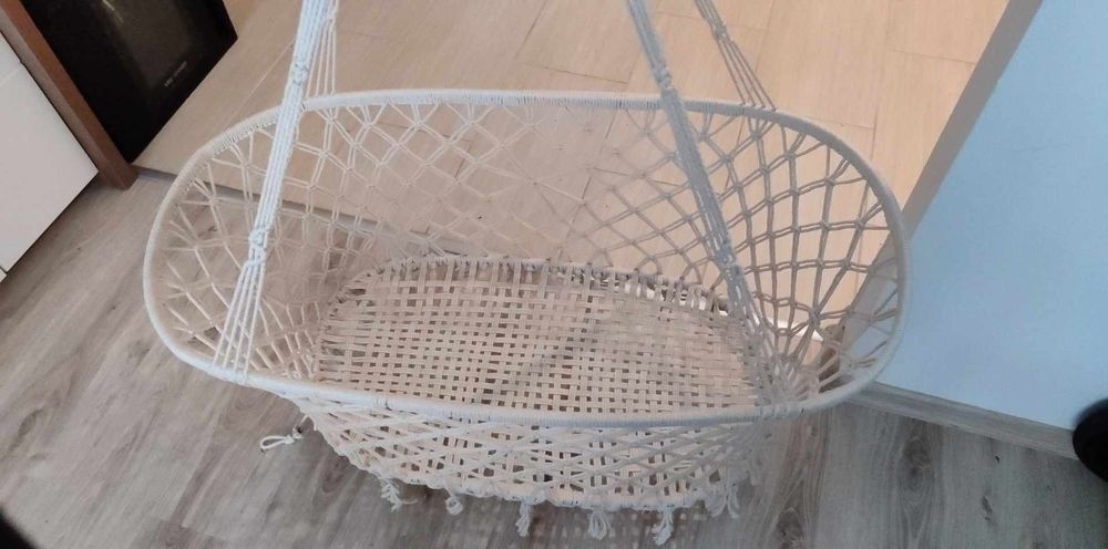 Kołyska wisząca pleciona