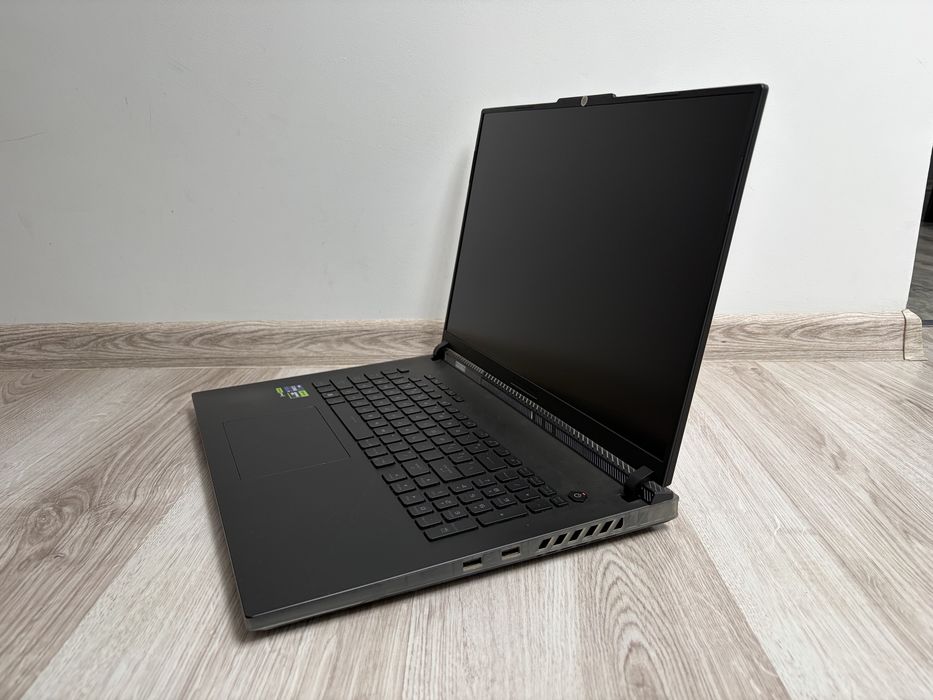ASUS ROG Strix SCAR 18 | RTX 4090 (16GB) | i9-13980HX | 64GB RAM DDR5 | 2TB |