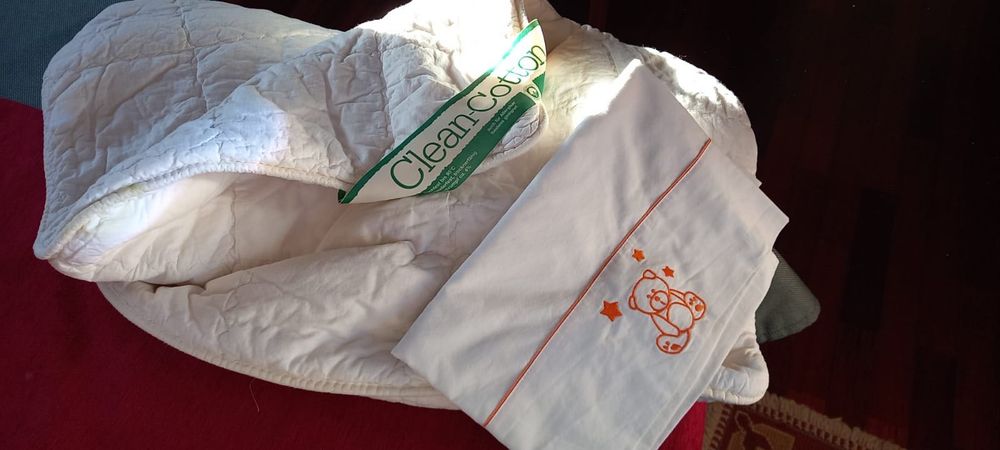 Cama de grades/ berço  de bebé