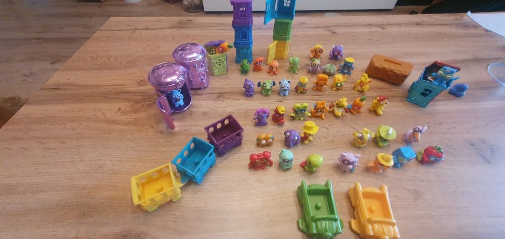 Zings figurki, domki, samochody