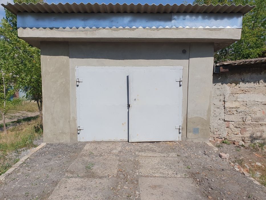 Сдам капитальный гараж на Соцгороде.