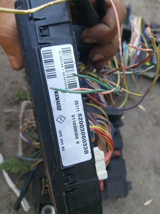 Блоки запобіжників Меган 2, Сценік 2