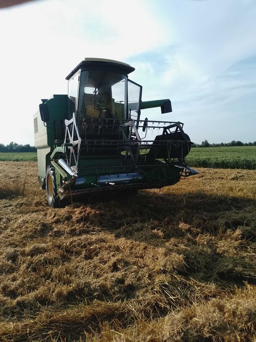 Комбайн Джон ДІР 1042