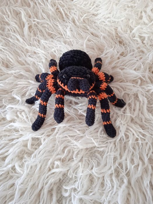 pająk ptasznik- wersja III, maskotka na szydełku, amigurumi, hand made
