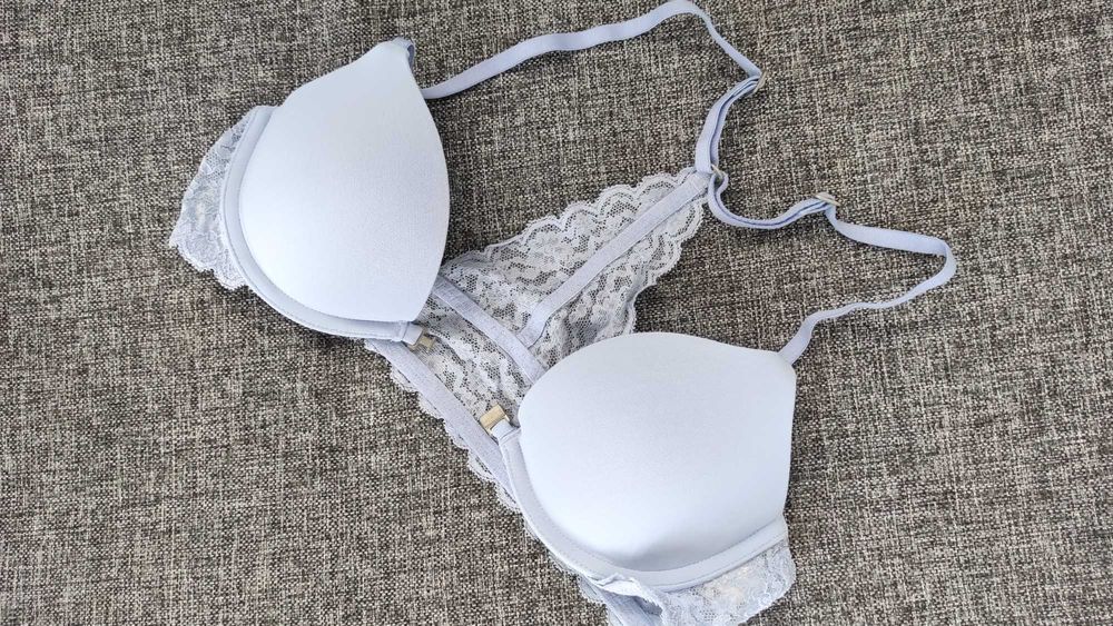 Biustonosz stanik push up odpinany zapinany z przodu delikatny kobiecy