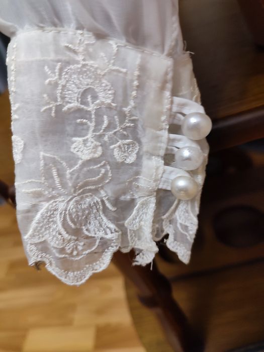 Красива блузка сорочка