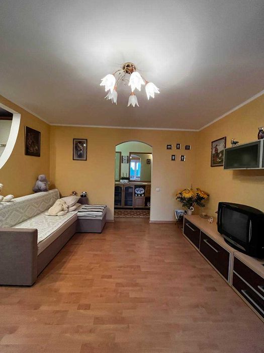 Простора 3 кімнатна квартира в центрі міста