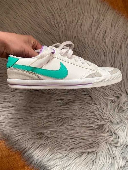 Sportowe buty Nike Capri 2 (38)