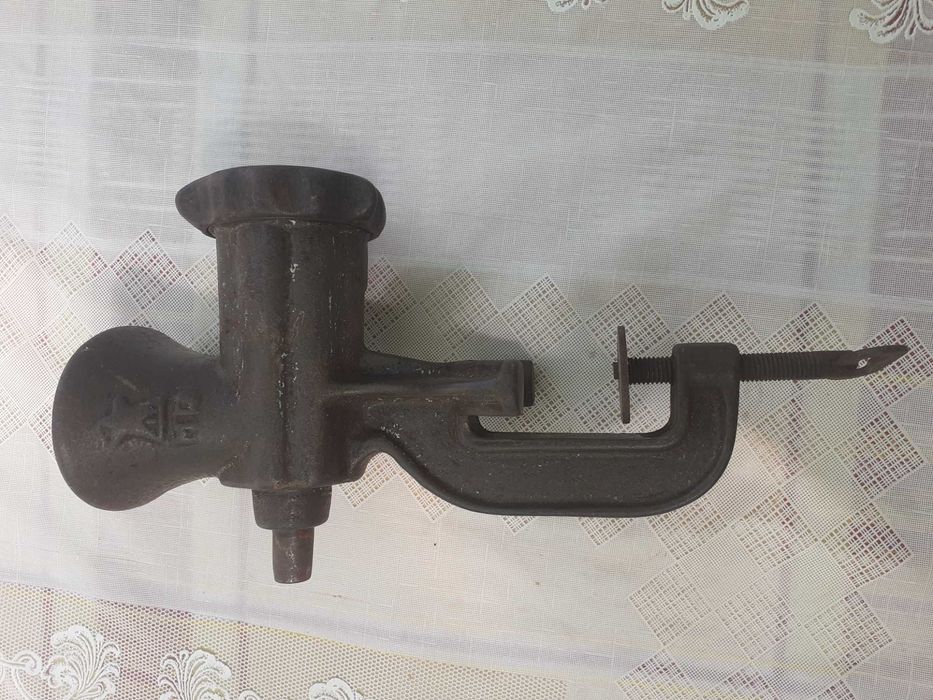 Мясорубка Советская , антиквариат.Все как на фото только нету ручки