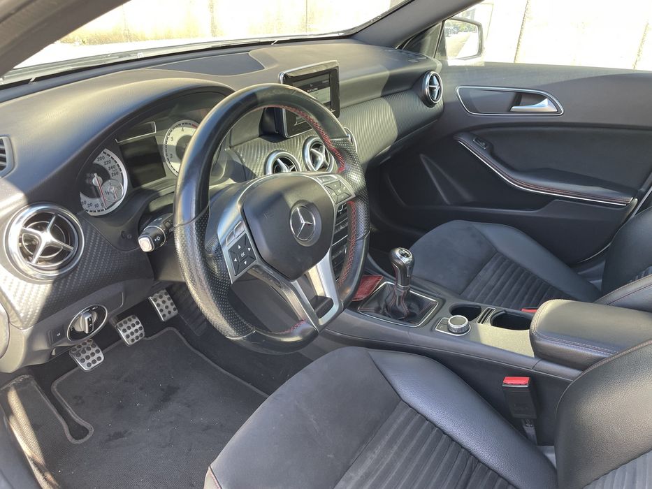 Mercedes A200 2.2CDI AMG Teto de abri estofos alcan e pele