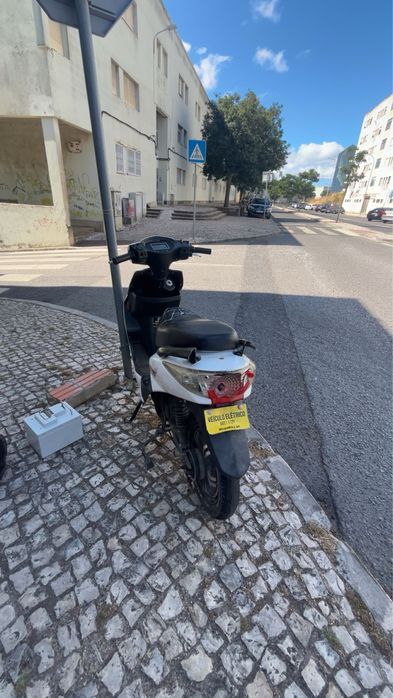 Vendo mota eletrica a andar