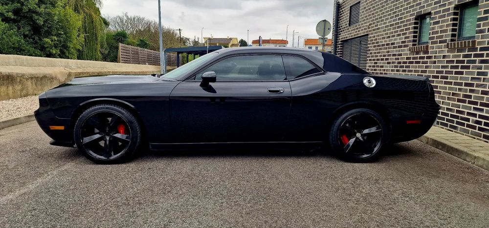 Dodge Challenger Auto SRT8