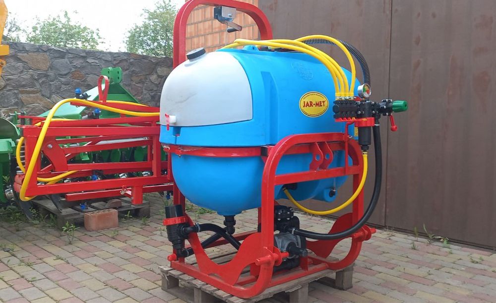 Оприскувач 300л. 10м. крила 200-800л. Оприскувач польовий