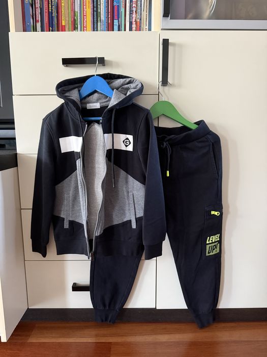 Dres dziecięcy 130 cm