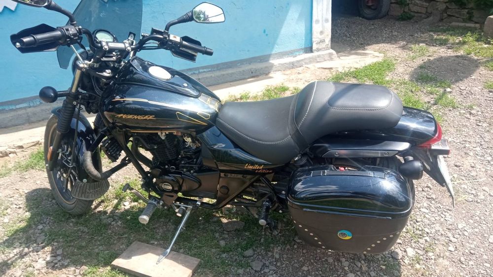 bajaj avenger 220 cruise