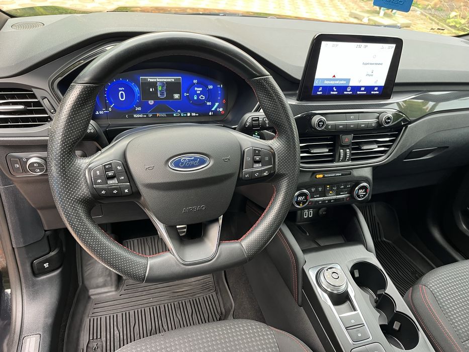 Ford Kuga 2.5 Plug Ih гібрид