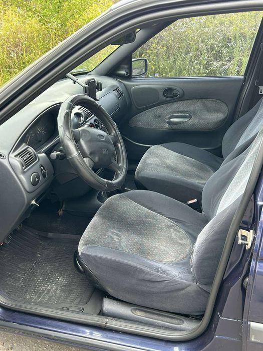 Ford Escort 1.6 бензин переоформояється