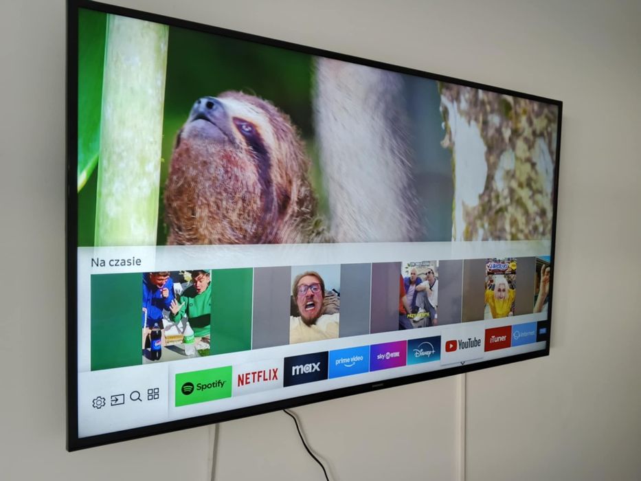 Telewizor LED 55cali Smart wifi stan idealny