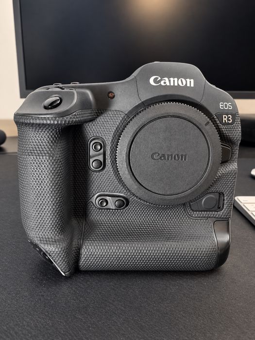 Canon EOS R3 body – polska dystrybucja – komplet – 2023 – lewe body