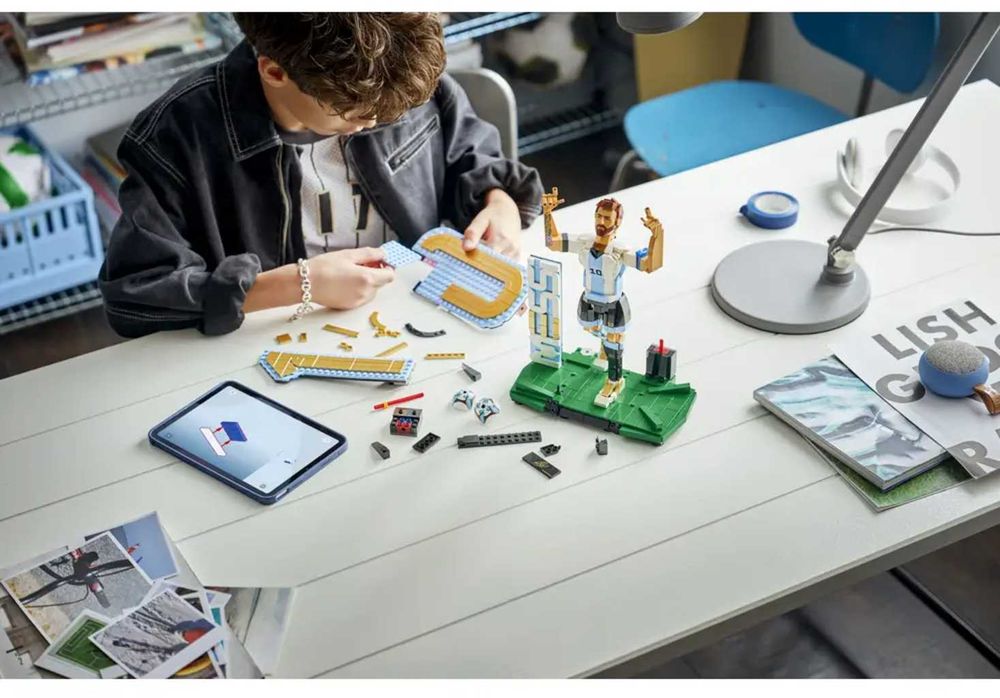 Конструктор LEGO Editions Ліонель Мессі — легенда футболу (43015)