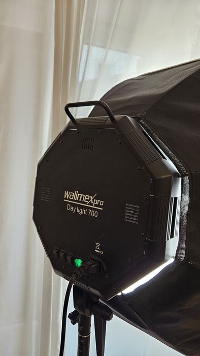 Flash de luz contínua walimex pro day Light 700