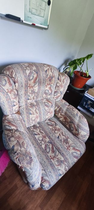 Sofá-Cama de 3 lugares e 2 poltronas