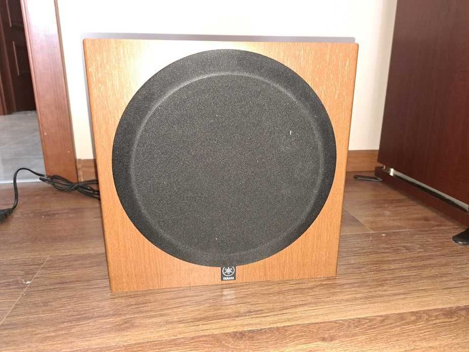 Zestaw kina domowego, amplituner Yamaha RX-V363, kolumny, subwoofer