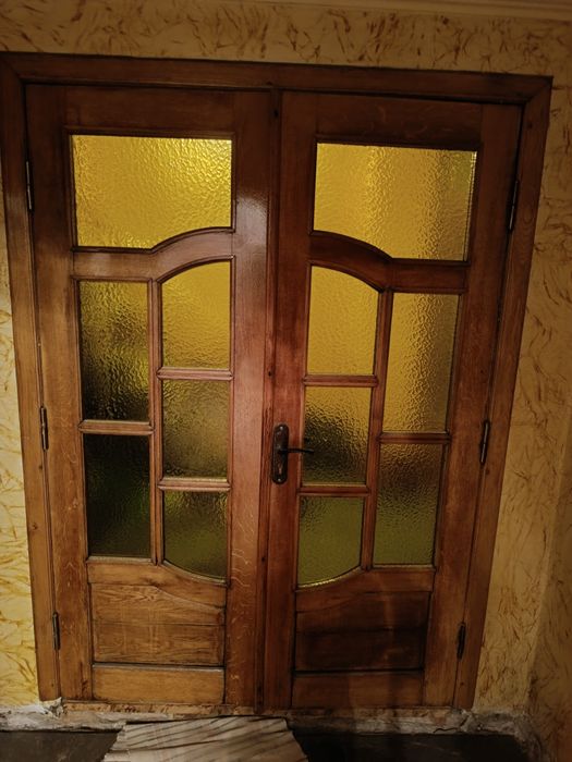 Вхідні дубові двері