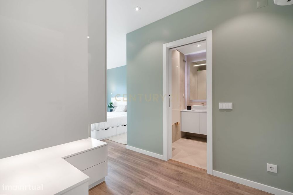 Exclusivo Apartamento T4 com Renovação de Charme  | Alameda dos Oceano