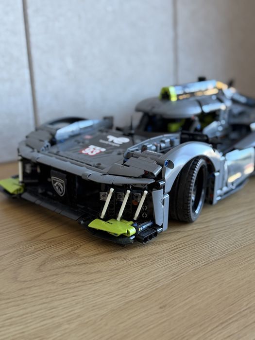 LEGO Technic 42156 Peugeot 9X8 Le Mans