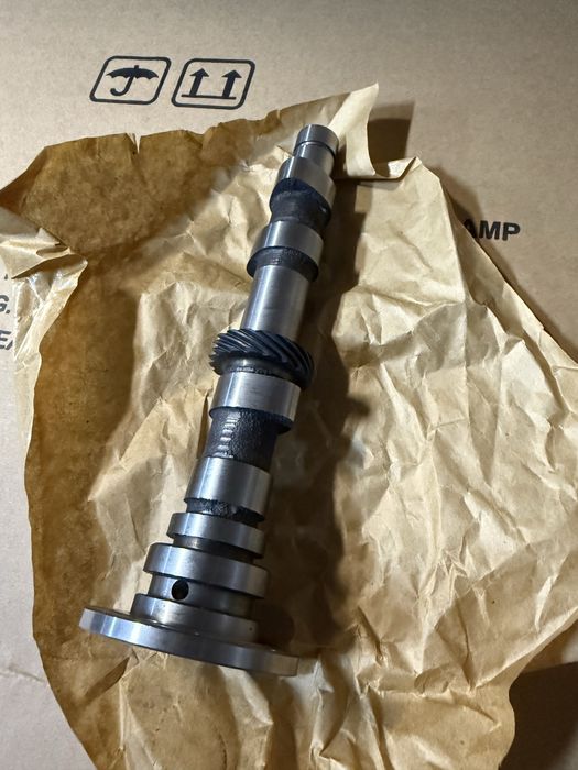 Wałek rozrzadu fiat 126p ST NOWY