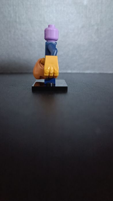 LEGO Thanos minifigurka – kalendarz adwentowy Marvel 76196