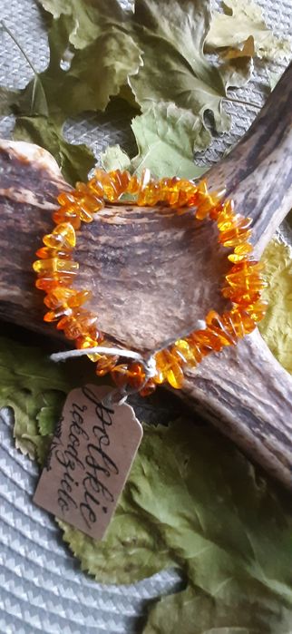 Brazoleta z bursztynu