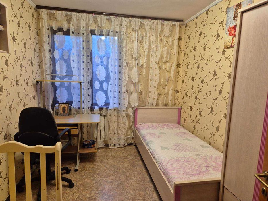 Трехкомнатная квартира на Таирова проспект Ак. Глушко К-92