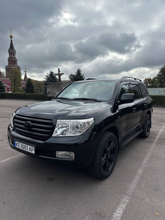 Toyota Land Cruiser 200 2011 год