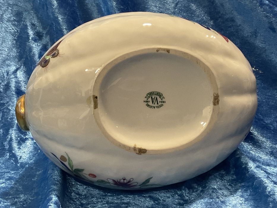 Caixa melão vintage vista alegre pintura manual com 18 cm