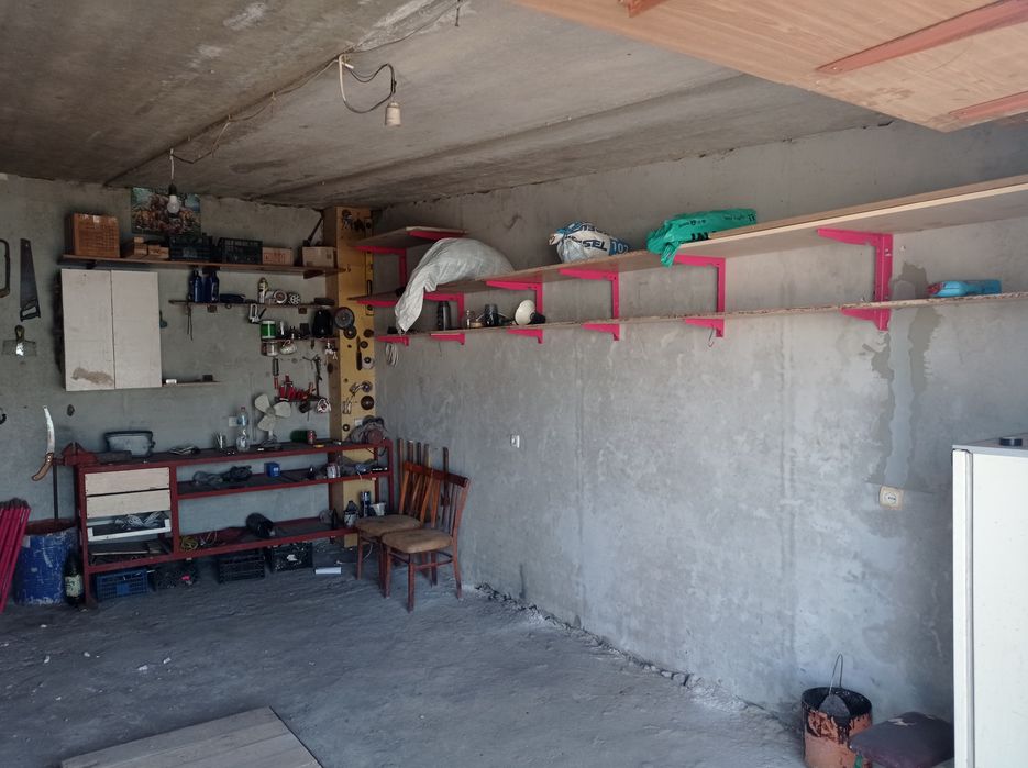 Продам гараж в пгт Сергеевка