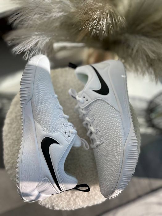 Кроссовки фирмы nike
